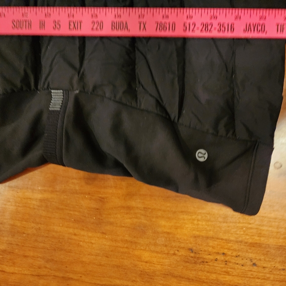 Lululemon Down For It All Women's Black Puffer Vest - Picture 5 of 8